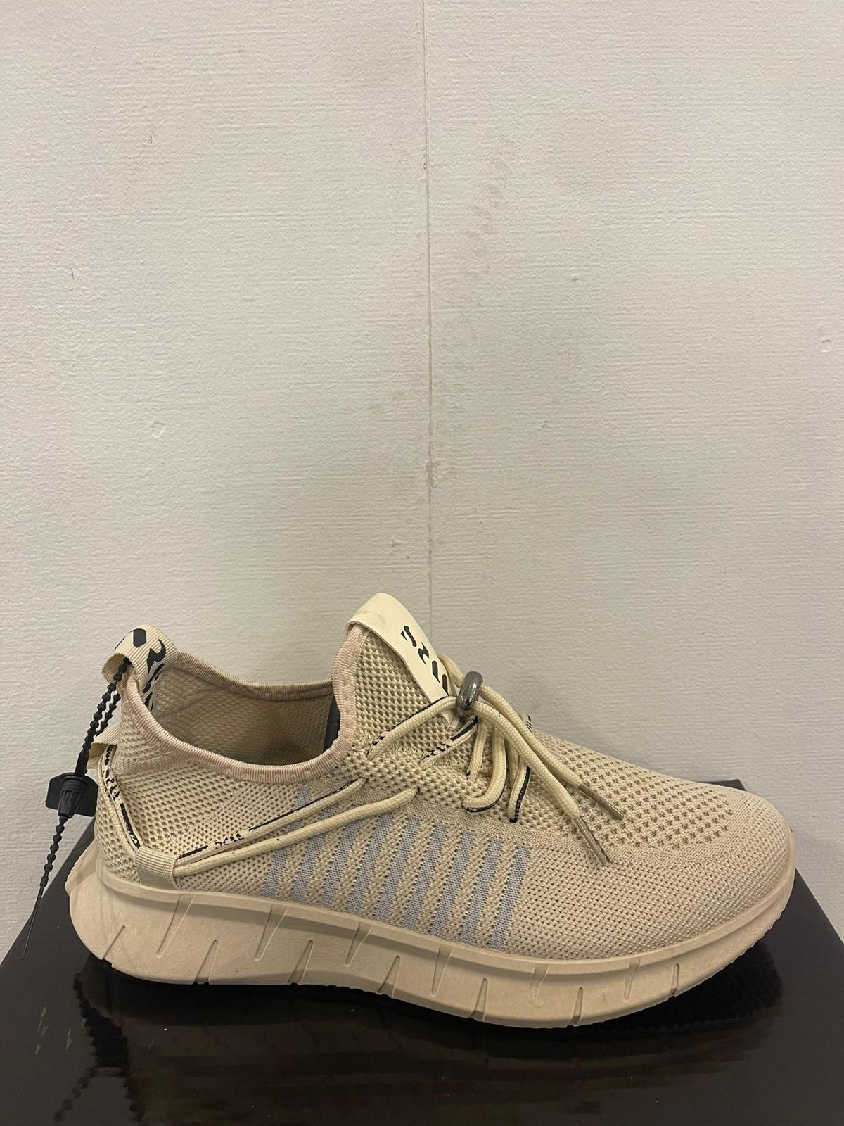 Men Cream Lightweight Wide Cross Training Walking Sneakers