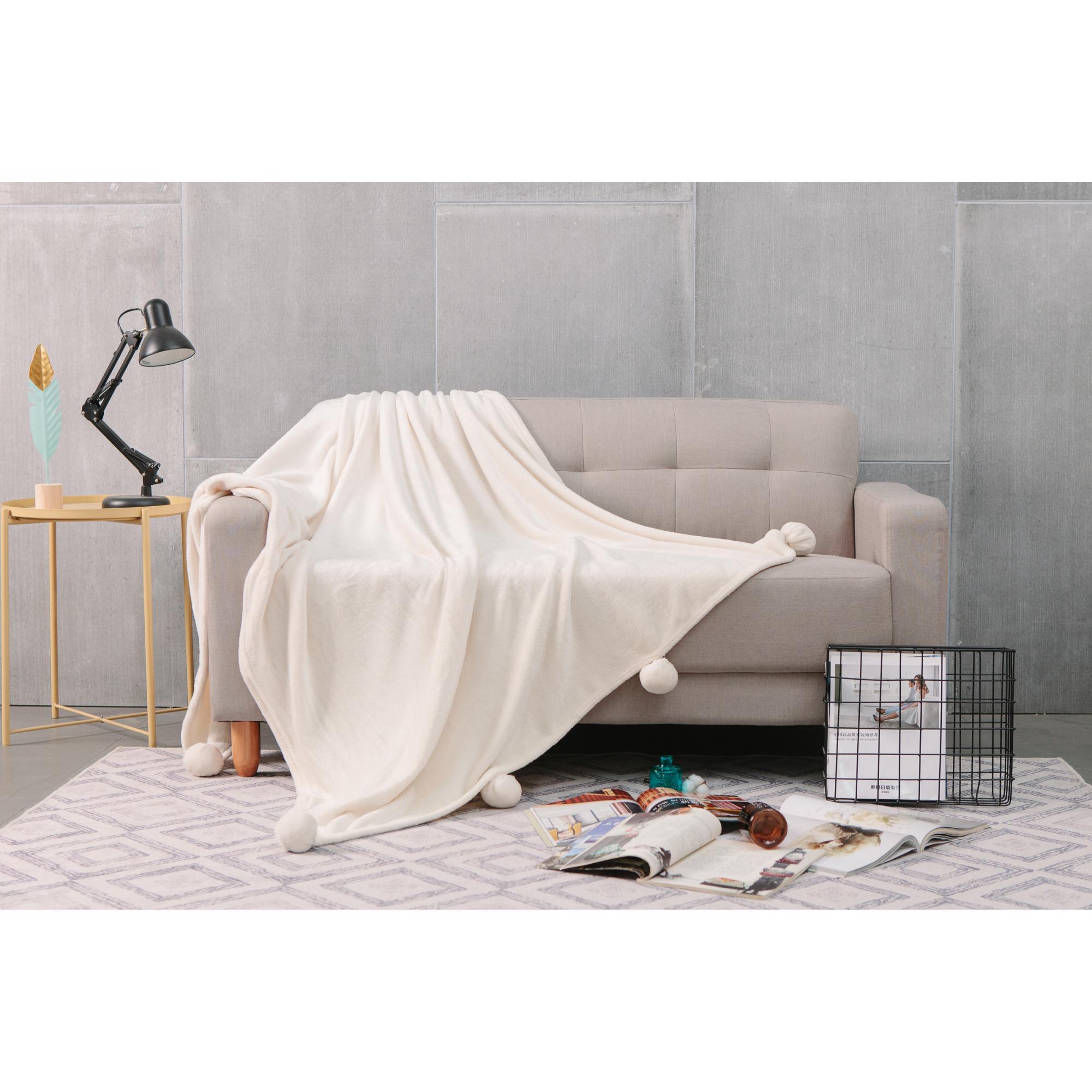 Pom Pom Throw Solid Cream