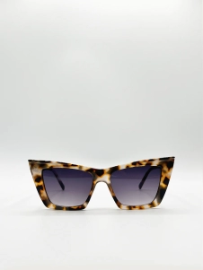 Pale Tortoiseshell Oversized Cat Eye Sunglasses with Smoke Lenses