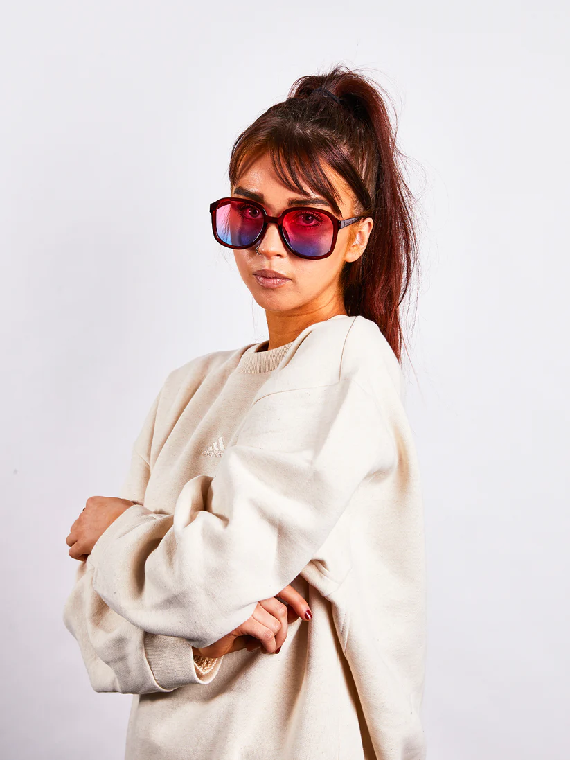 Vintage Style Oversized Sunglasses with Ombre Lenses in Multi